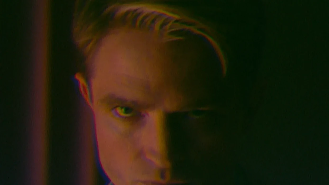 Robert Pattinson Would Like You to Have a Seat