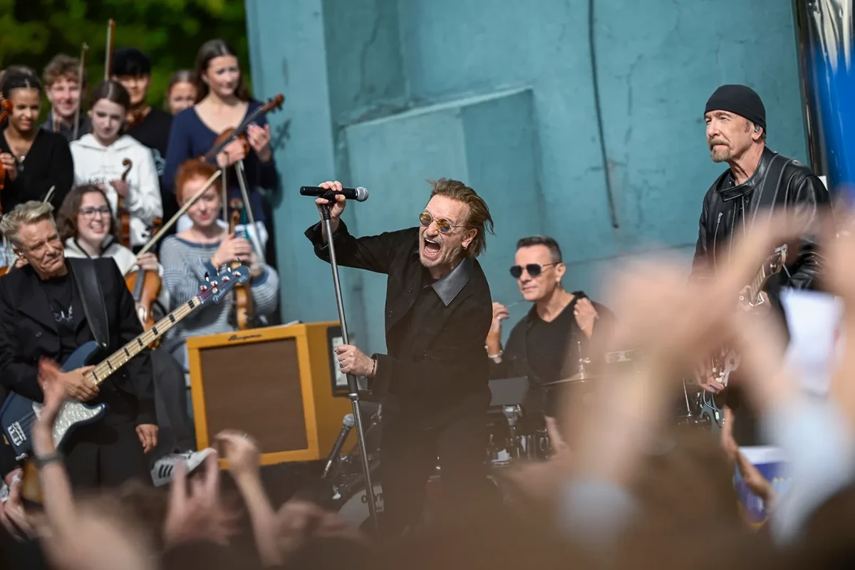 U2 to Headline Inaugural NFL Thanksgiving Eve Game Halftime Show