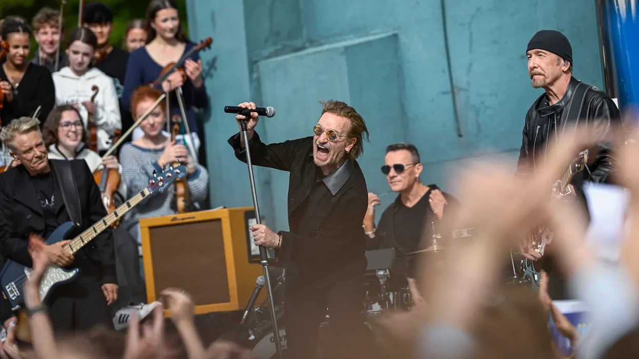 U2 to Headline Inaugural NFL Thanksgiving Eve Game Halftime Show