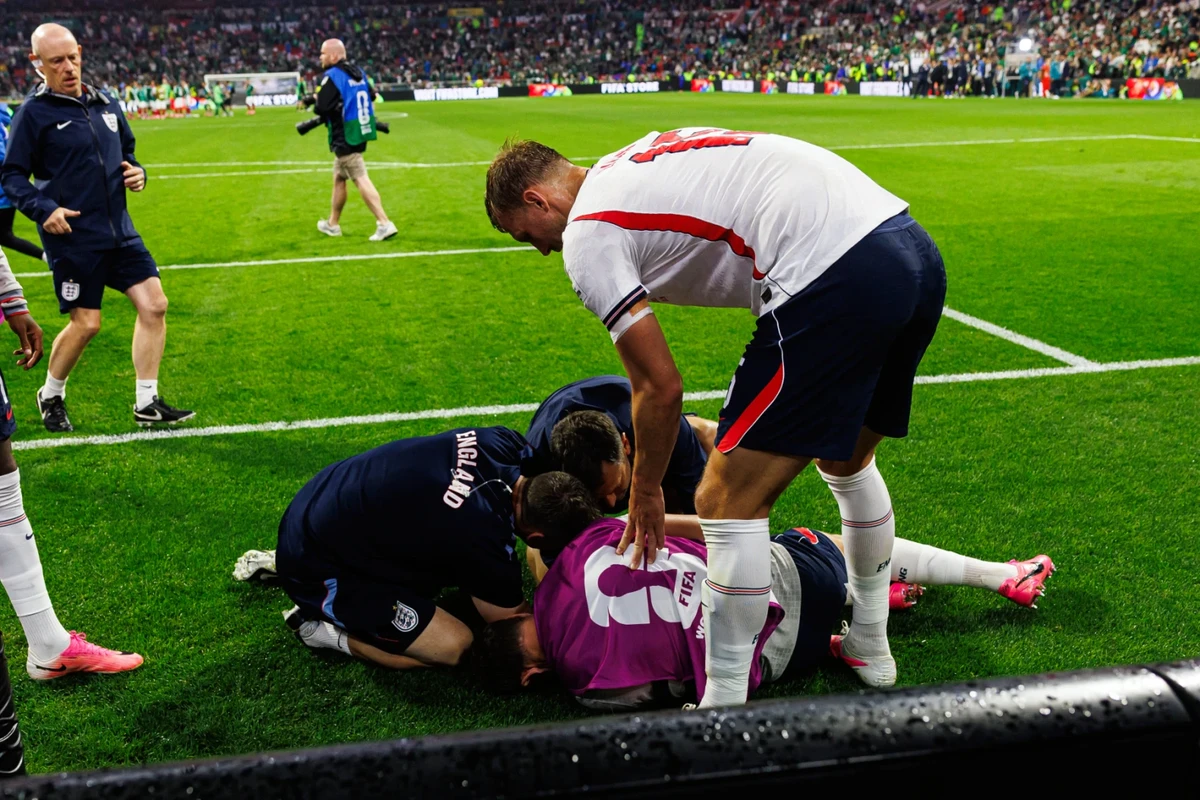England Player Suffers ‘Serious’ Wrist Injury After Singing ‘Wonderwall’ at World Cup