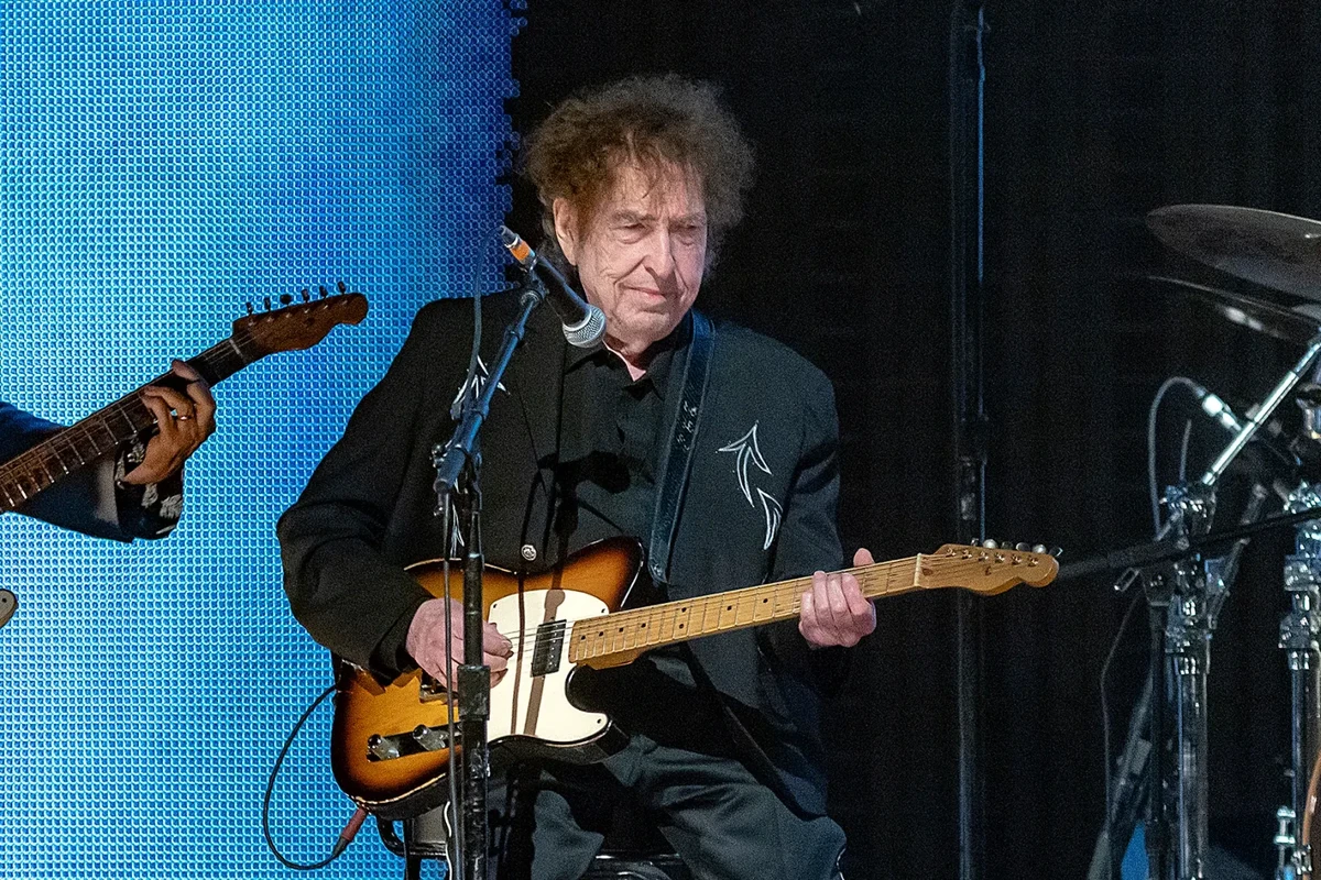 Bob Dylan Baffles Fans With Faux Vintage Letters and Essays on Patreon