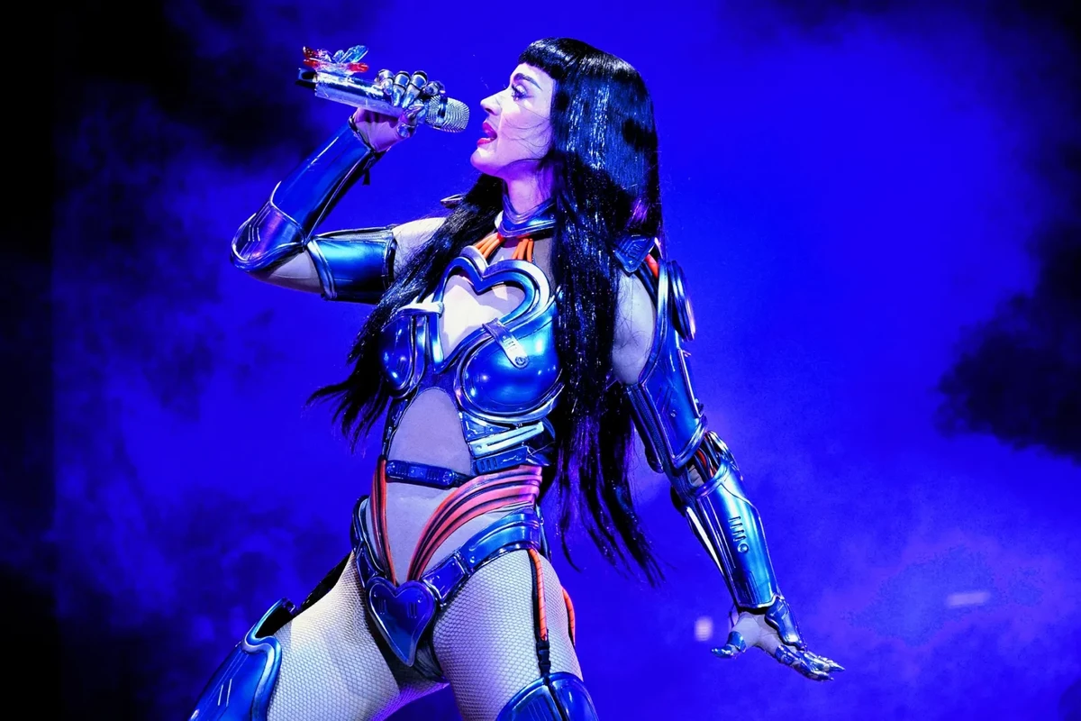 Katy Perry’s Lifetimes Tour, a.k.a. ‘Disneyland on Wheels,’ Is Coming to the Big Screen