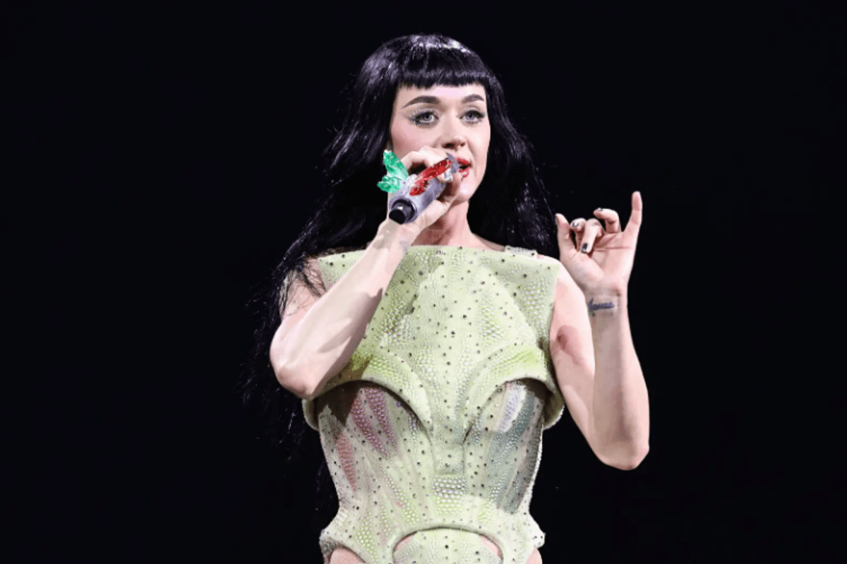 Katy Perry s’adresse à ses fans au sujet de la haine en ligne qu'elle reçoit: «Sachez que je vais bien»