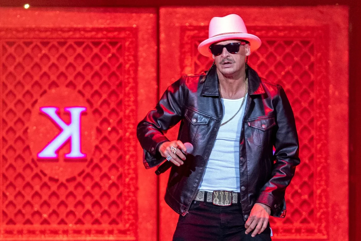 Kid Rock Takes Joy Ride in Army Helicopter, Addresses the Pentagon