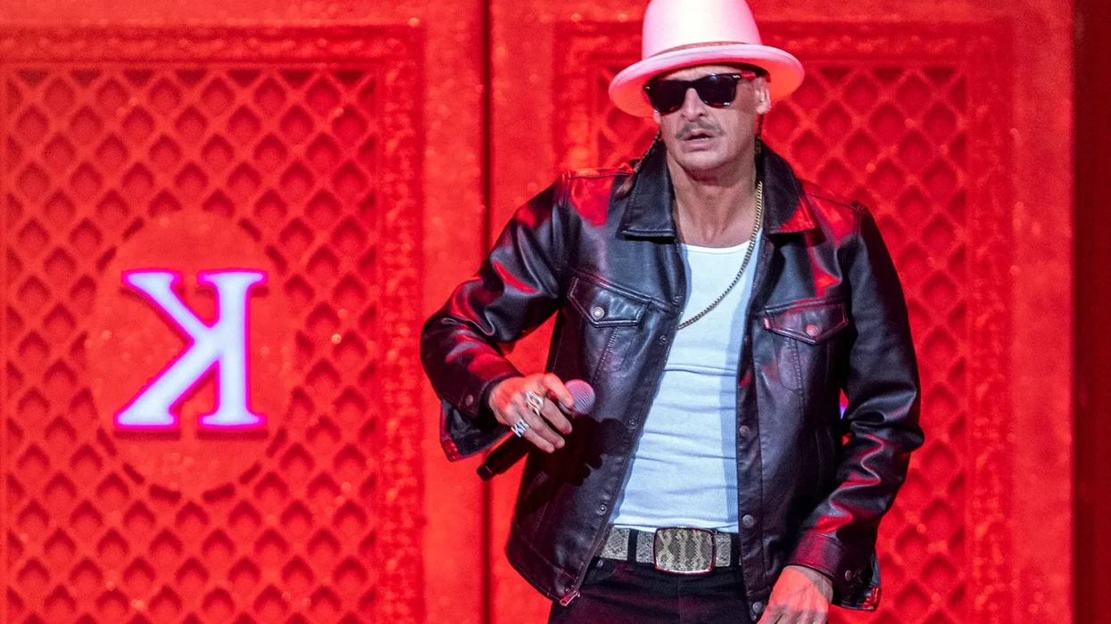 Kid Rock Takes Joy Ride in Army Helicopter, Addresses the Pentagon