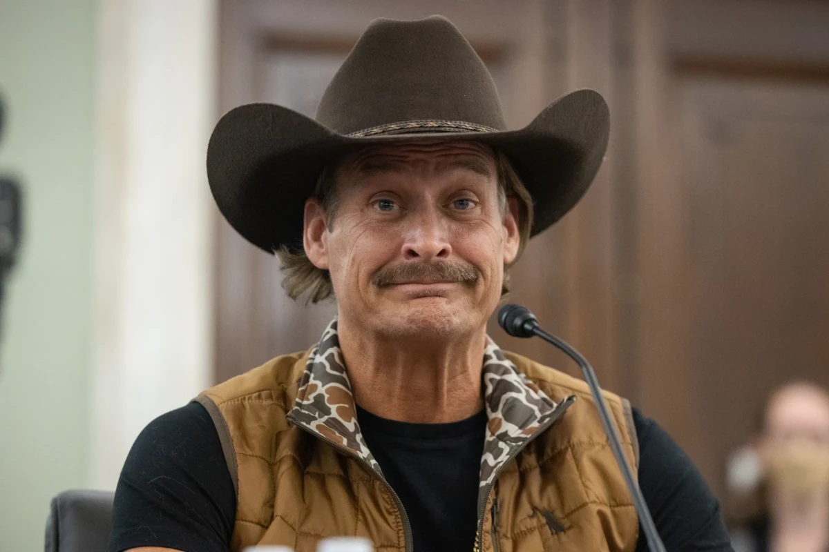 Pete Hegseth Swiftly Lifts Suspension of Pilots Who Flew by Kid Rock’s House: ‘Carry on, Patriots’