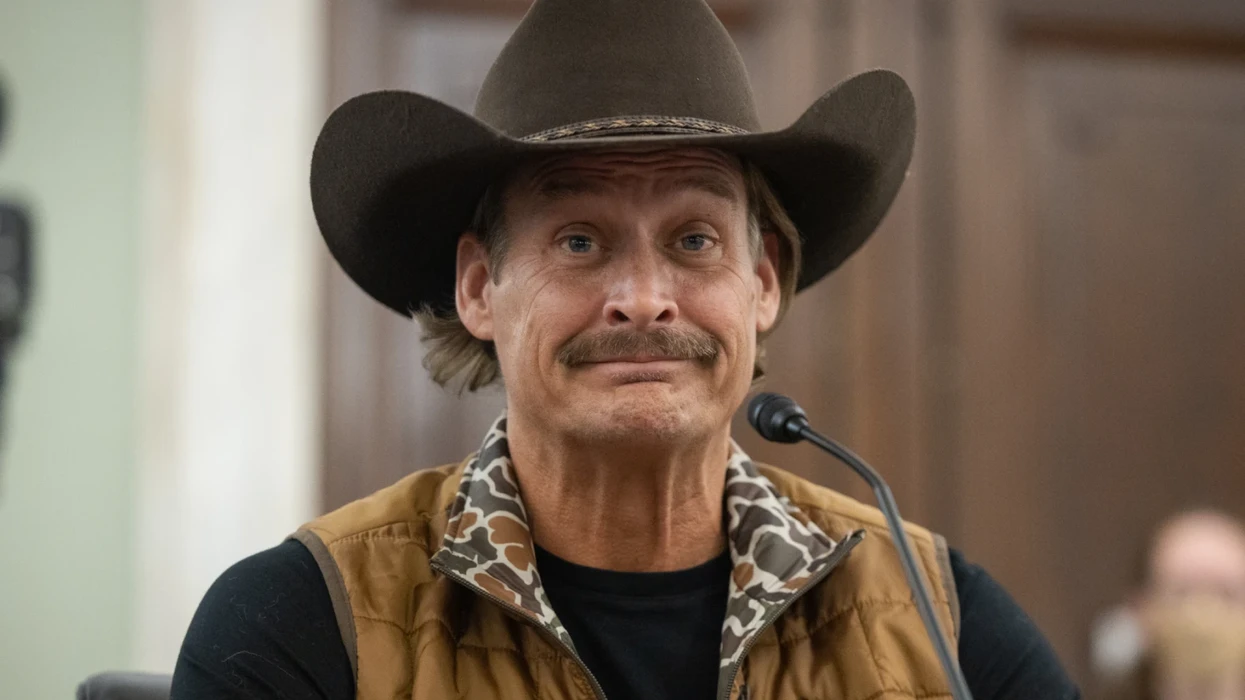 Pete Hegseth Swiftly Lifts Suspension of Pilots Who Flew by Kid Rock’s House: ‘Carry on, Patriots’