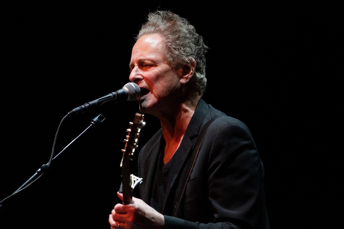 Lindsey Buckingham’s Alleged Stalker Appears in Court After Pleading Not Guilty