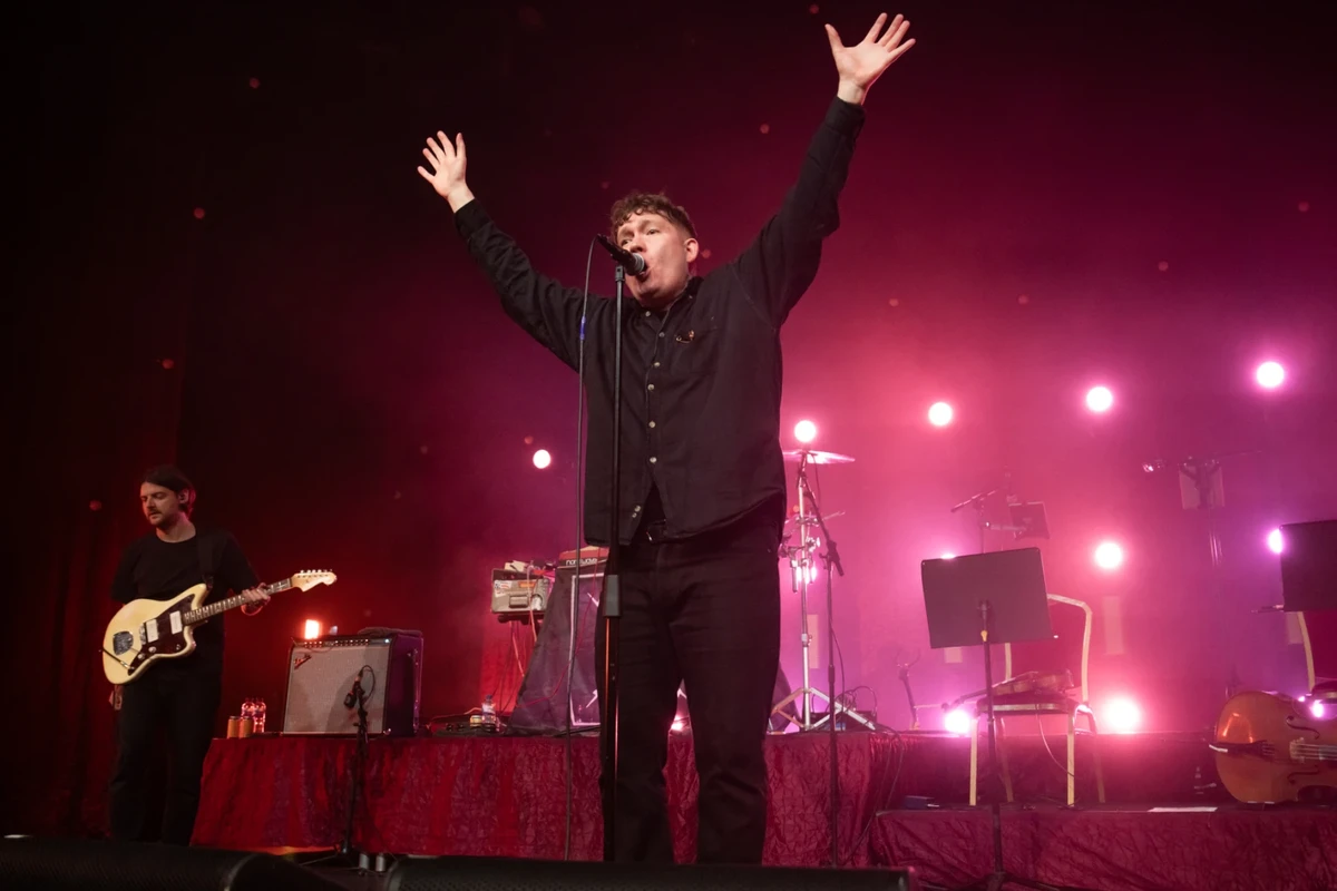 Los Campesinos! Reveal Exactly How Much They Made on Their Last Tour — And How Much It Cost Them