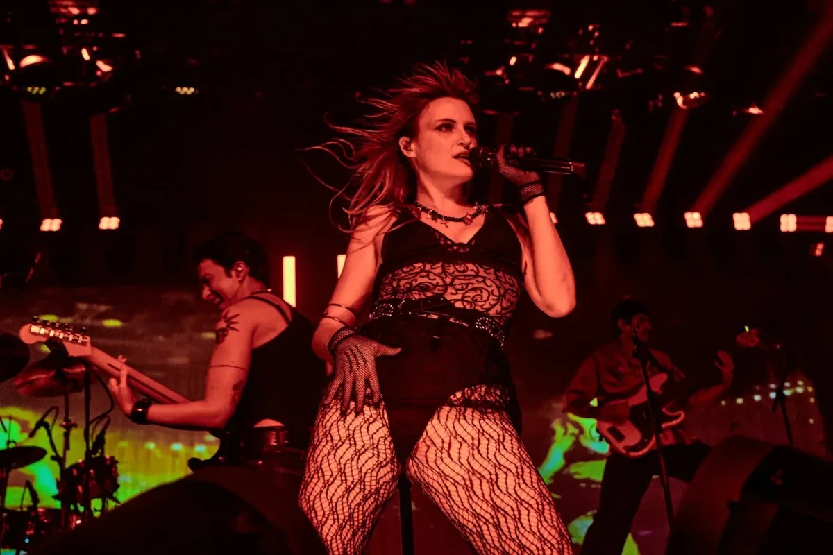 Muna Safe After Tour Bus Catches Fire on California Highway