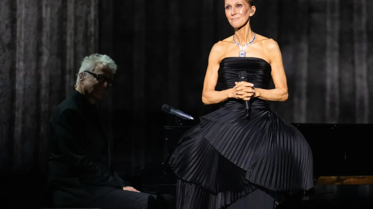 Céline Dion Returns to the Stage in Paris With Elegance and Emotion