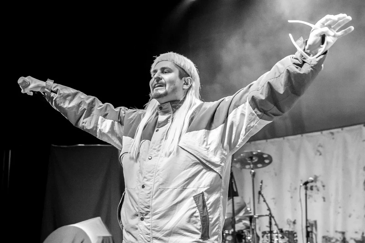 Oliver Tree, ‘Life Goes On’ Singer, Dead at 32