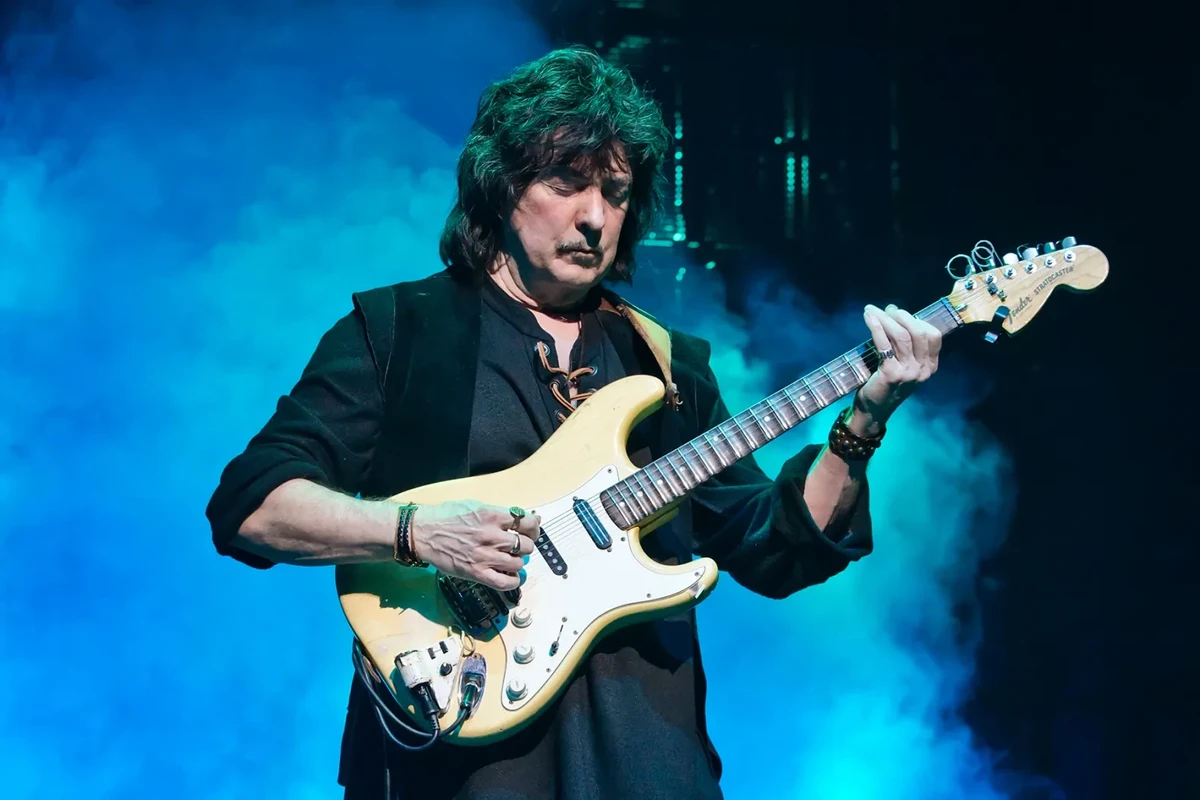 Watch Ritchie Blackmore Reunite With Deep Purple For ‘Smoke on the Water’