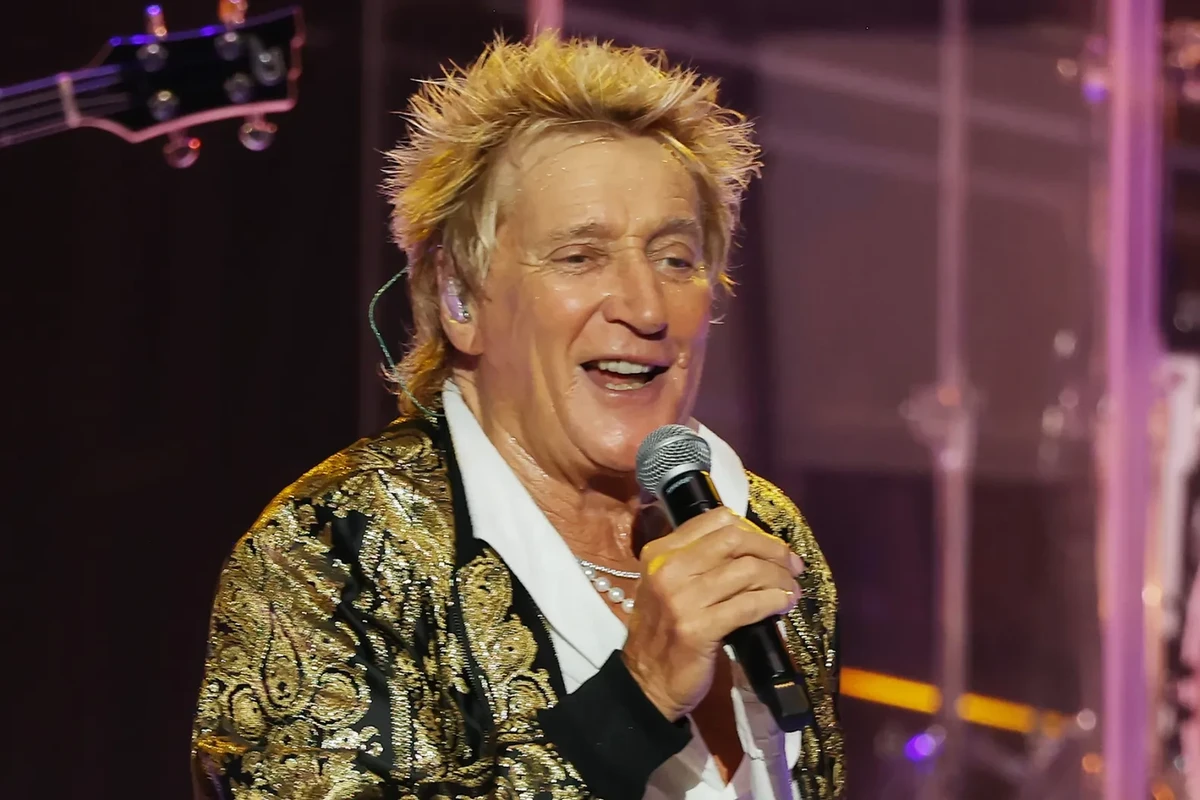 Rod Stewart Undergoes Successful Heart Procedure, Cancels Tour Dates to Recover
