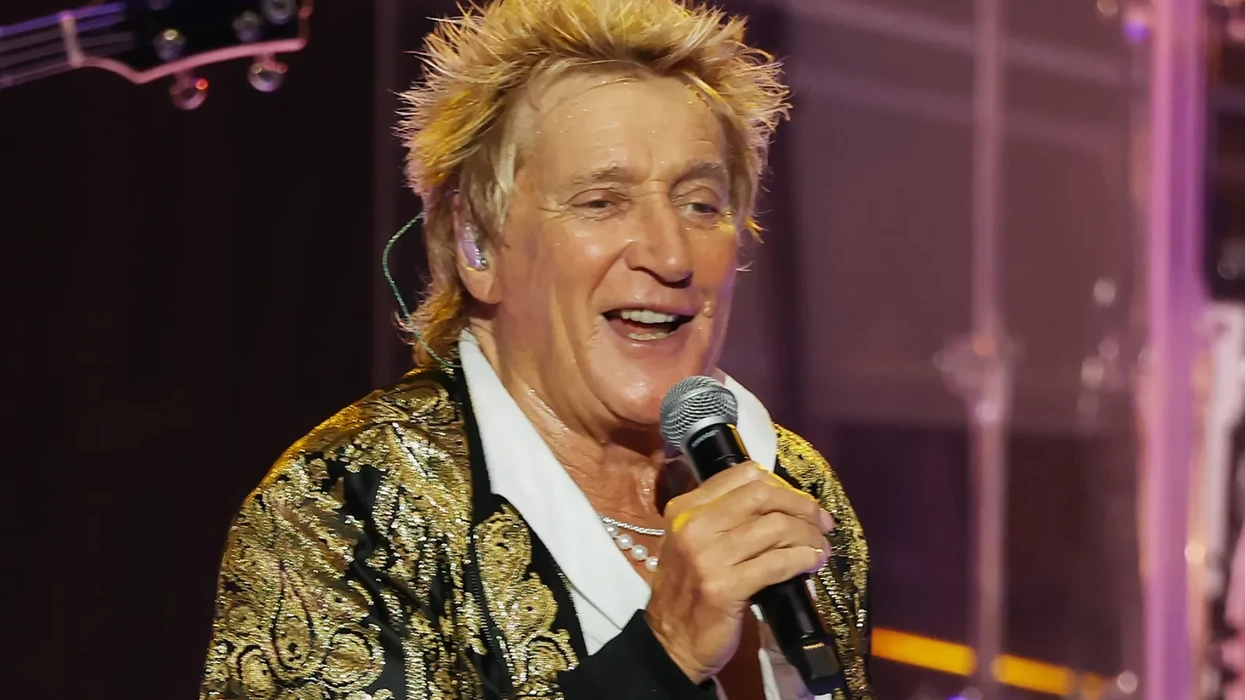 Rod Stewart Undergoes Successful Heart Procedure, Cancels Tour Dates to Recover
