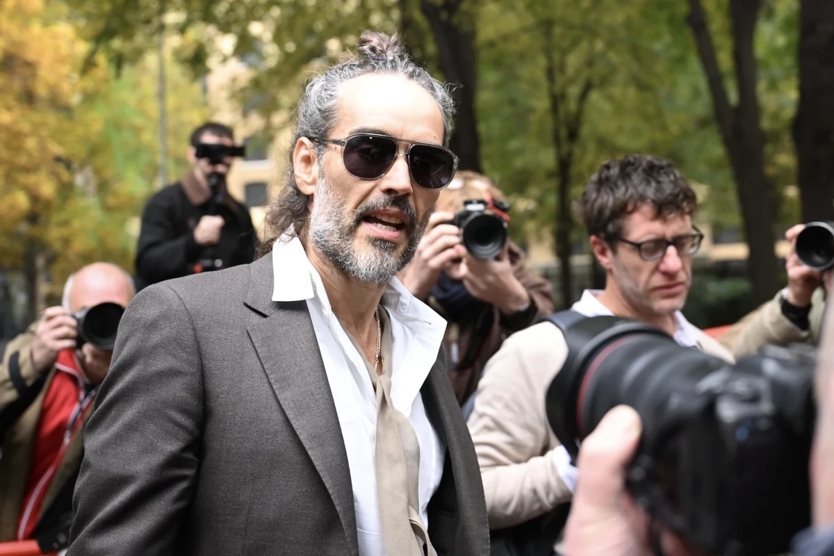 Closing Arguments Begin in Russell Brand’s U.K. Rape Trial