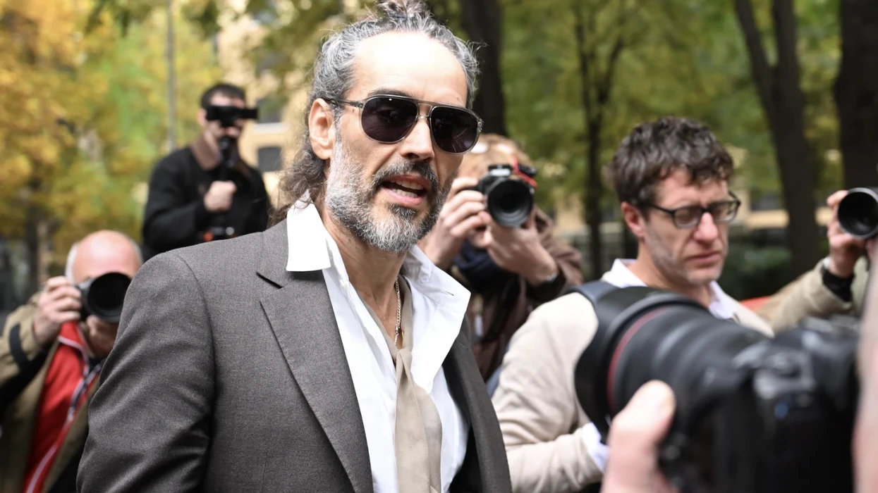 Closing Arguments Begin in Russell Brand’s U.K. Rape Trial