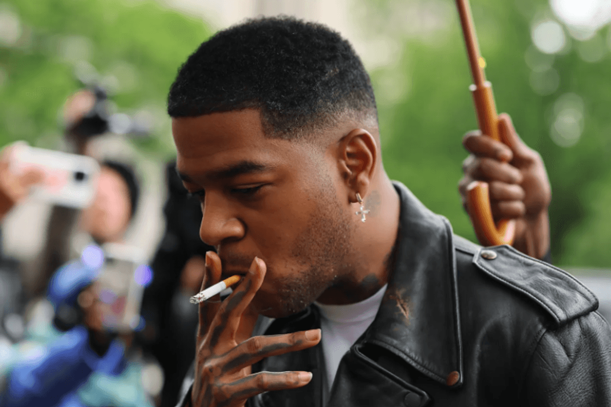 Sean Combs s’est introduit chez Kid Cudi en lien avec sa relation avec Cassie, témoigne le rappeur