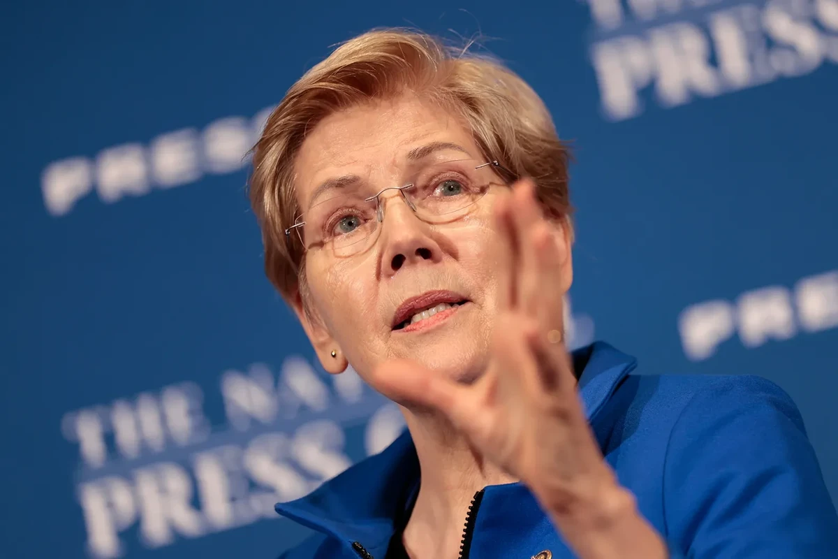 Liz Warren on Trump Bailing on Housing Bill: ‘His Popularity Is in the Dumpster’