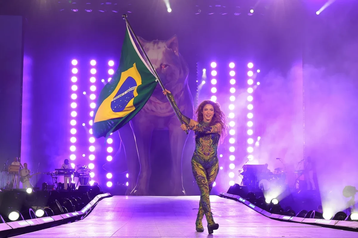 Shakira’s Free Concert Draws 2 Million to Rio De Janeiro’s Copacabana Beach