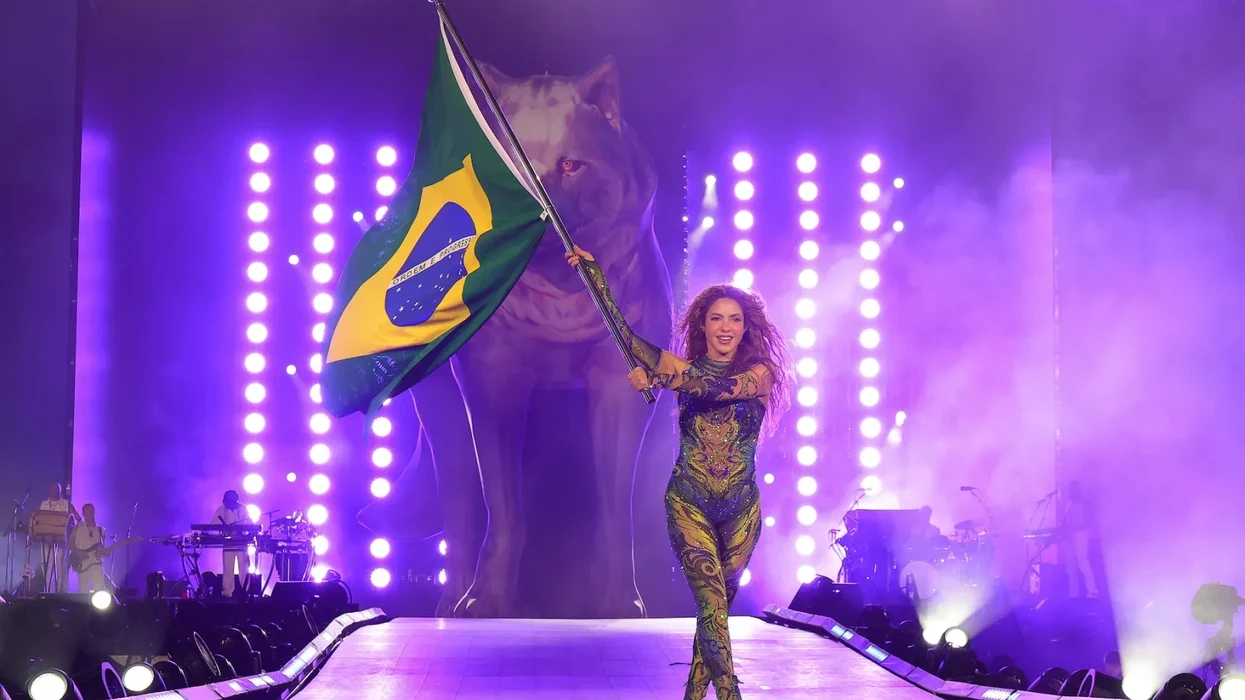 Shakira’s Free Concert Draws 2 Million to Rio De Janeiro’s Copacabana Beach