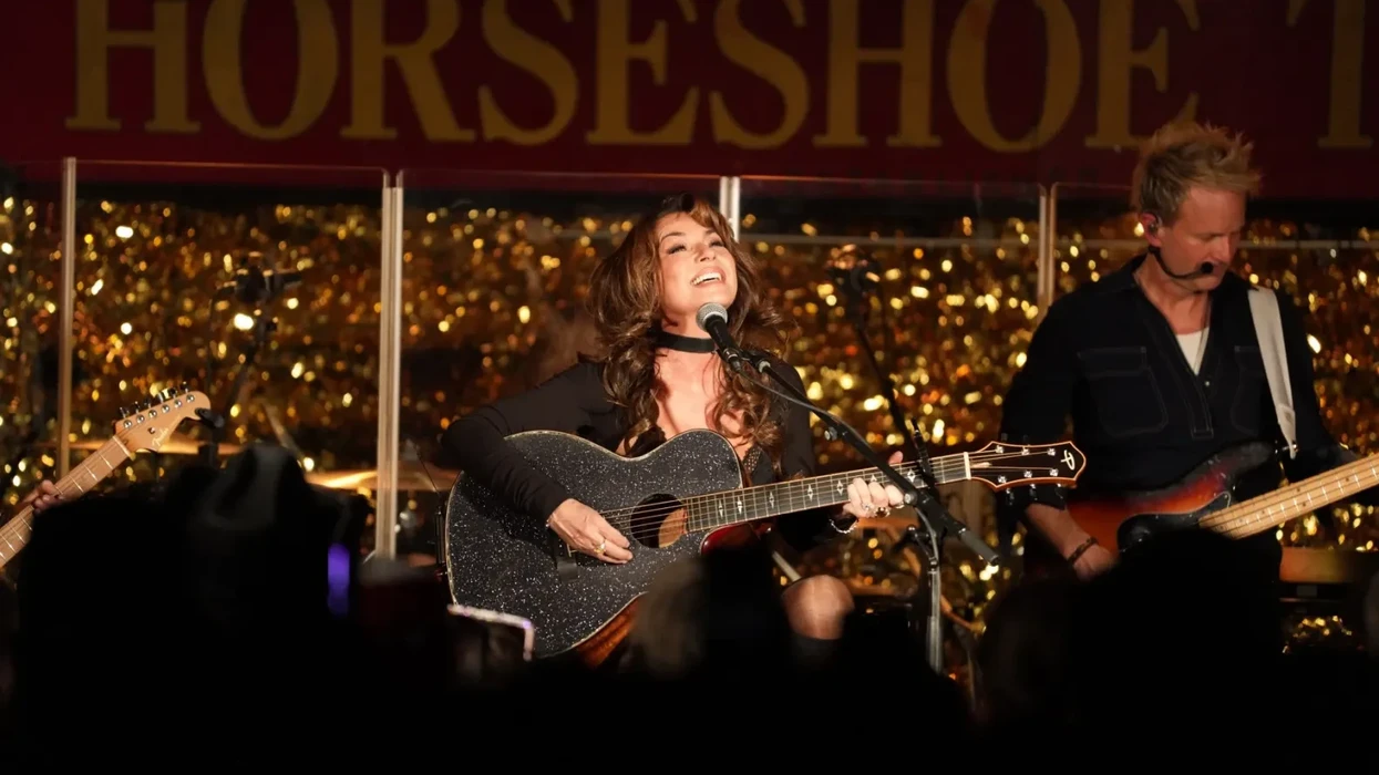 Shania Twain Finally Plays Her Dream Gig: A Tiny Dive Bar in Toronto