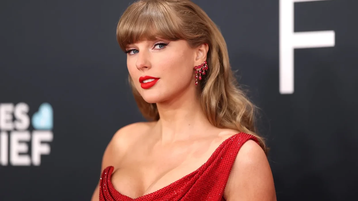 Taylor Swift Gives Jessie Her Flowers on Heartfelt ‘Toy Story 5’ Song
