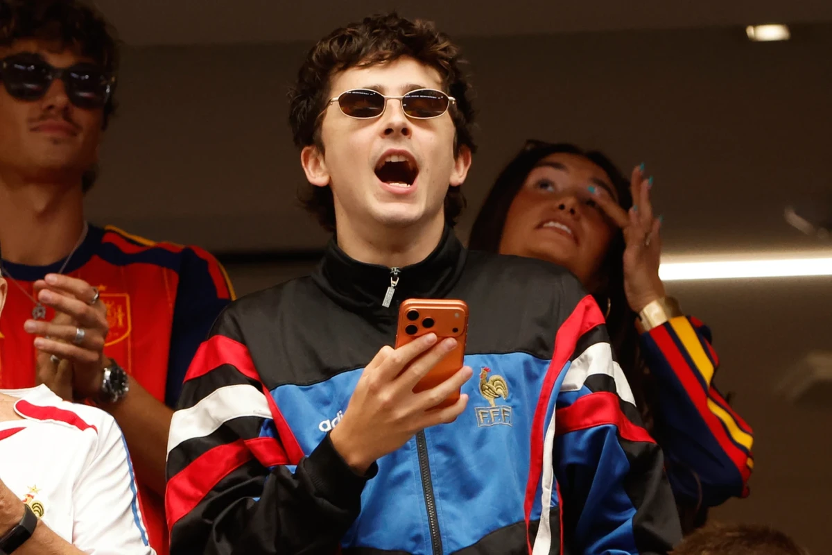 Timothée Chalamet Gets ‘Starstruck’ Meeting Dallas Cowboys Cheerleaders at World Cup