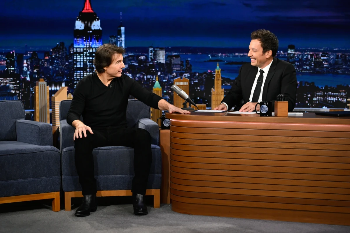 Tom Cruise Says Taylor Swift Schooled Him on Football at Chiefs Game